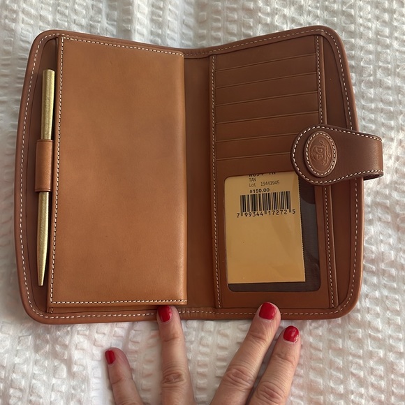 A Vintage Dooney and Bourke Wallet Color Light Brown - Picture 3 of 8